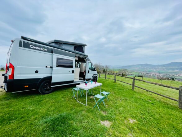 Fiat Chausson V690 Road Line image