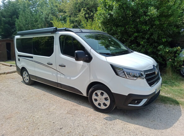 Renault FONT VENDOME AUTO CAMP XL . TRAFIC III 2L 150CV image