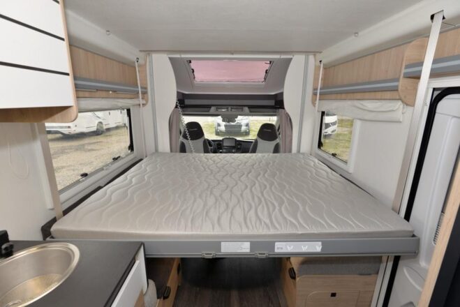 Ford CHAUSSON Transit image