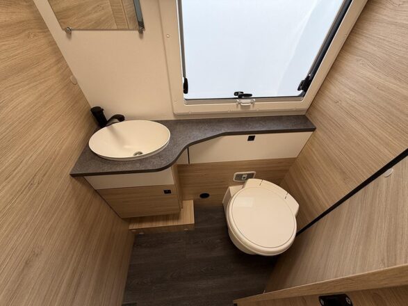 Ford CHAUSSON Transit image