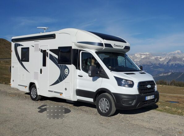 Ford CHAUSSON Transit image