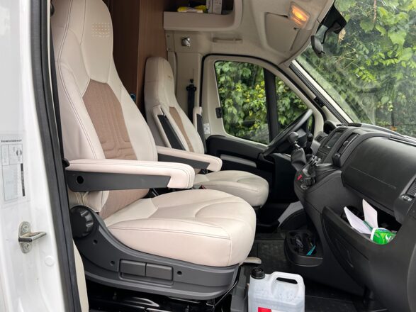 Citroen Burstner Lyseo TF644G image