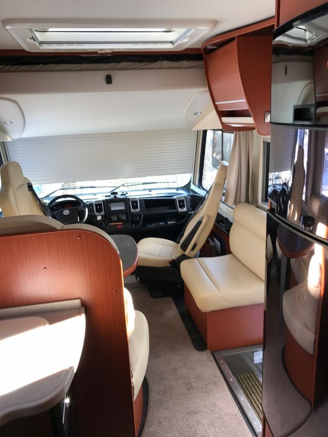 photos.external