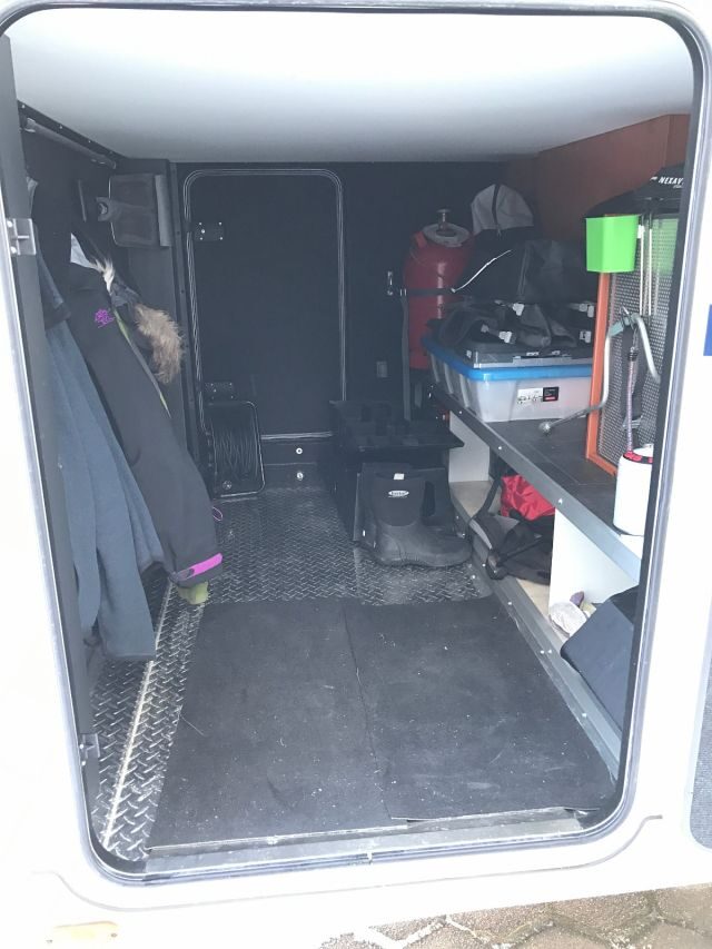 photos.external