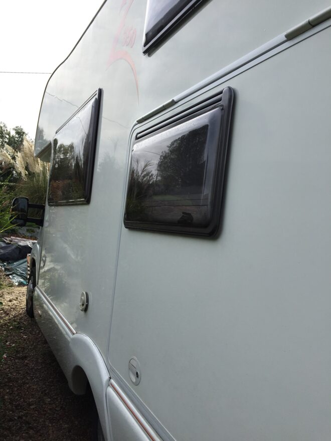 photos.external