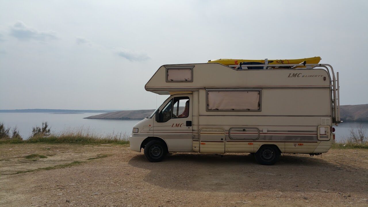 photos.external