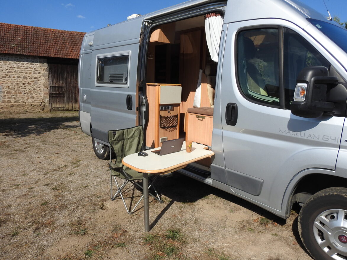 photos.external