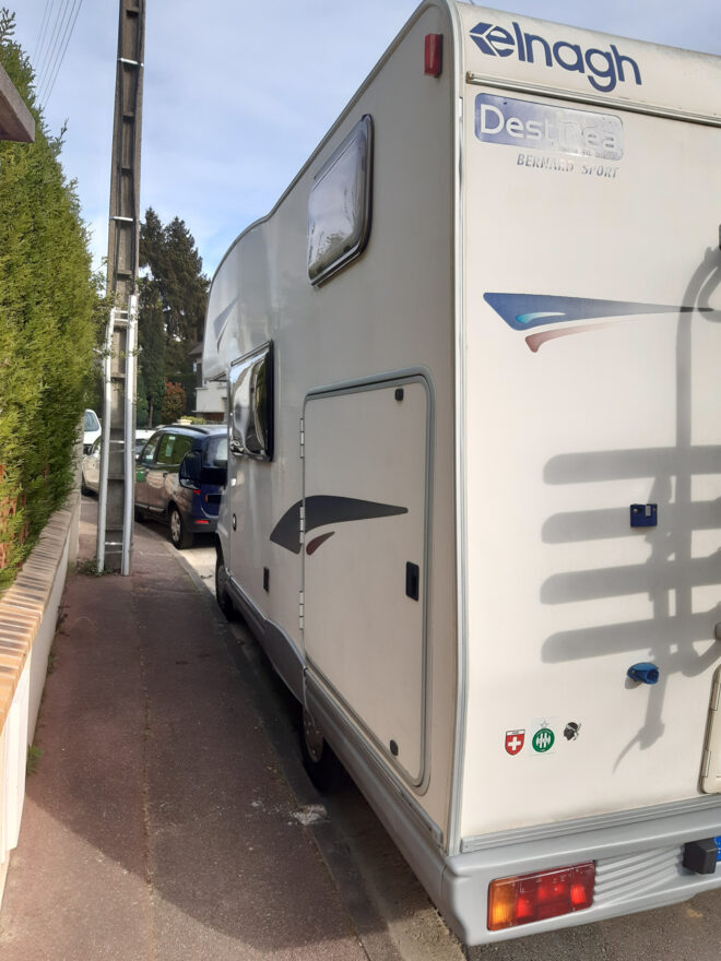 photos.external