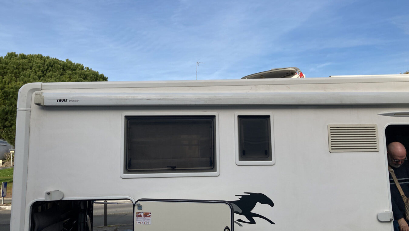 photos.external