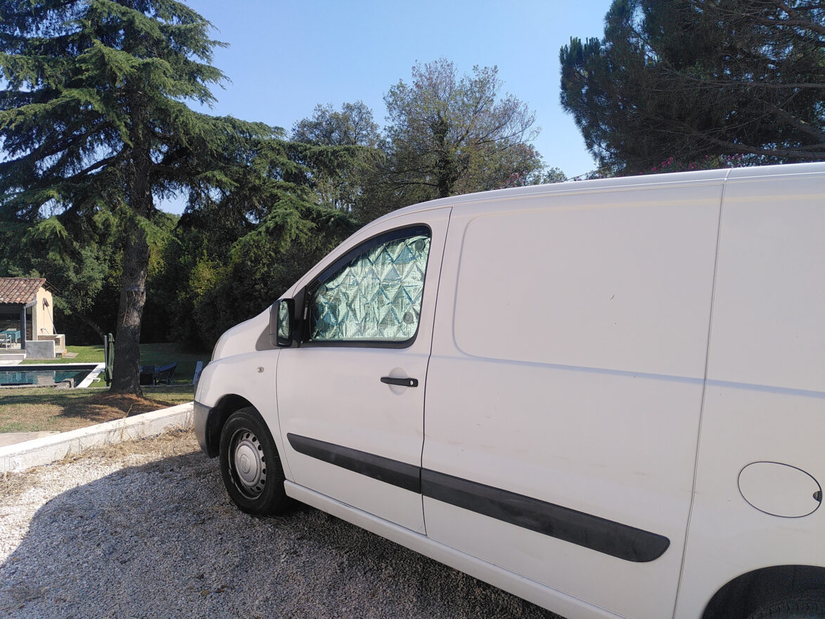 photos.external