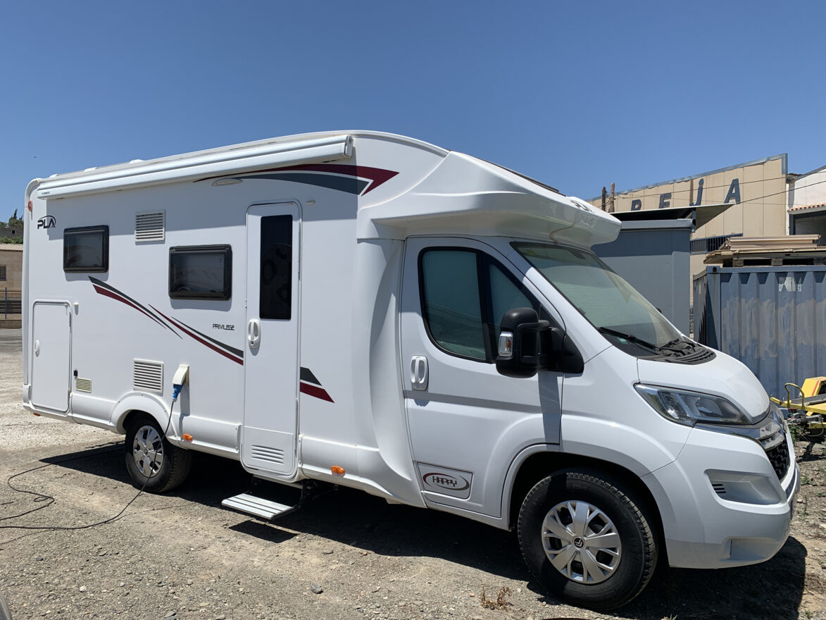 photos.external