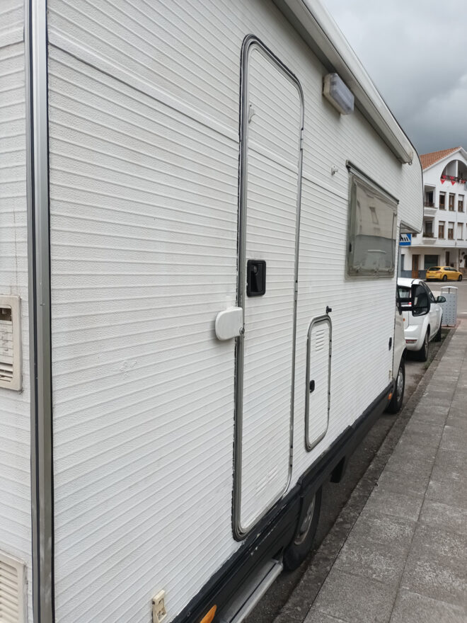 photos.external