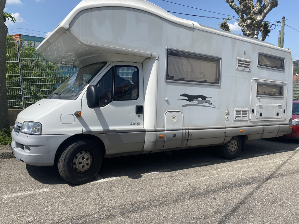 photos.external