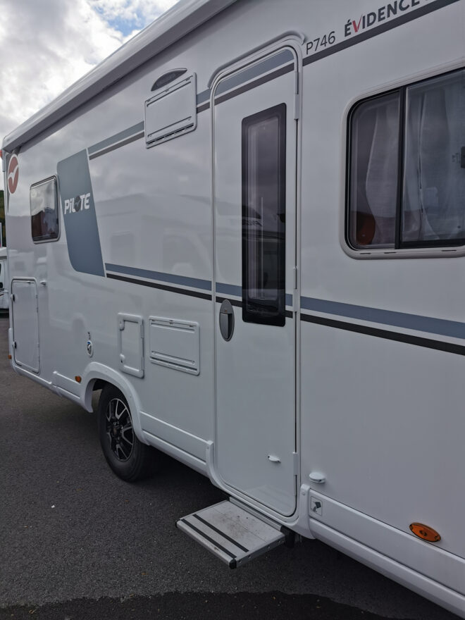 photos.external