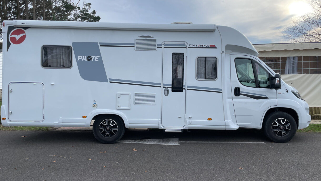 photos.external