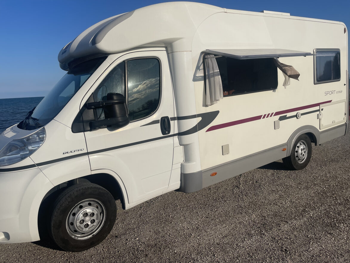 photos.external