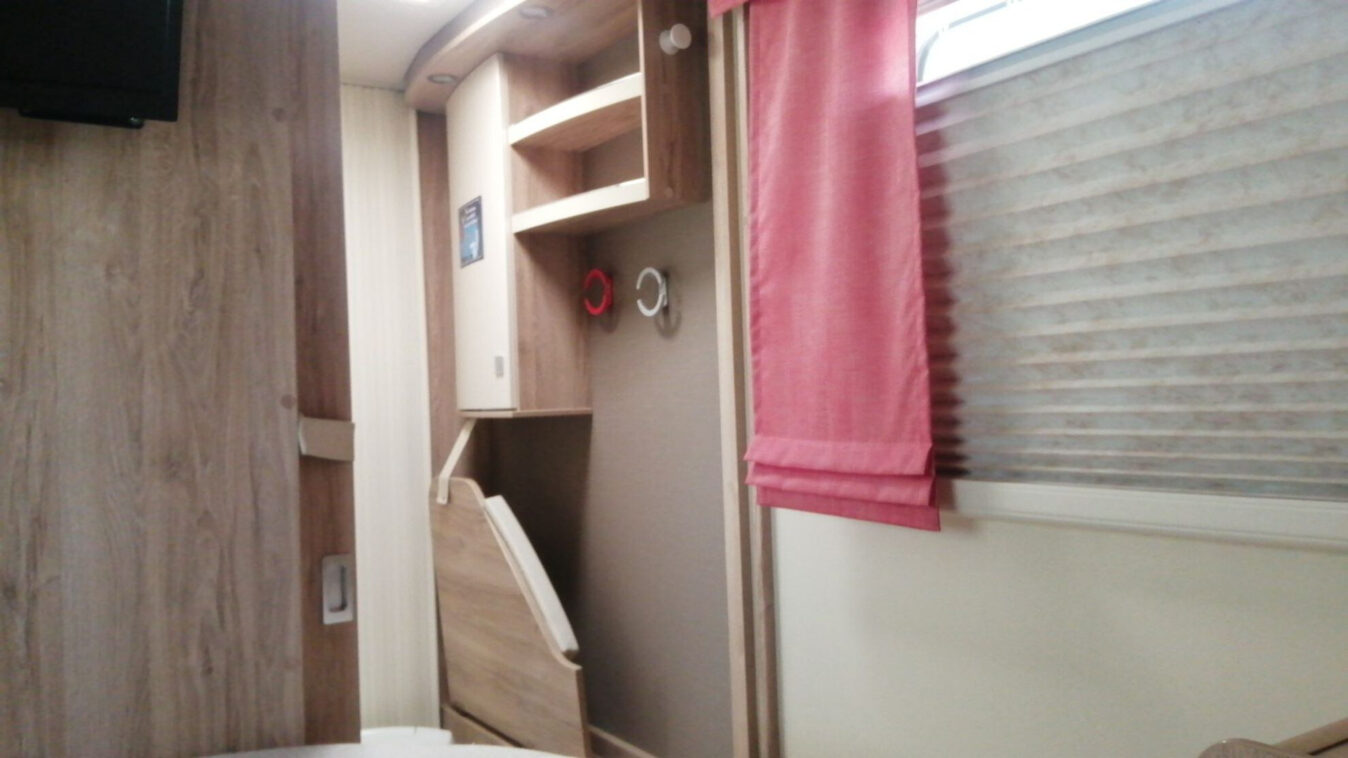 photos.others
