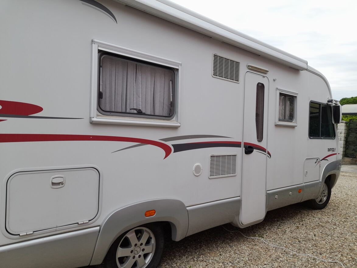 photos.external