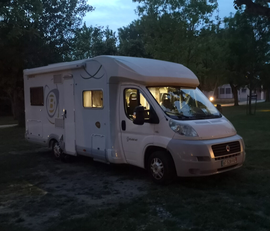 photos.external
