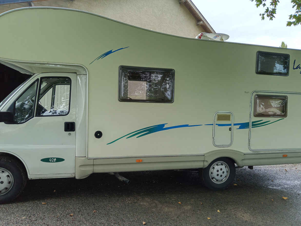 photos.external