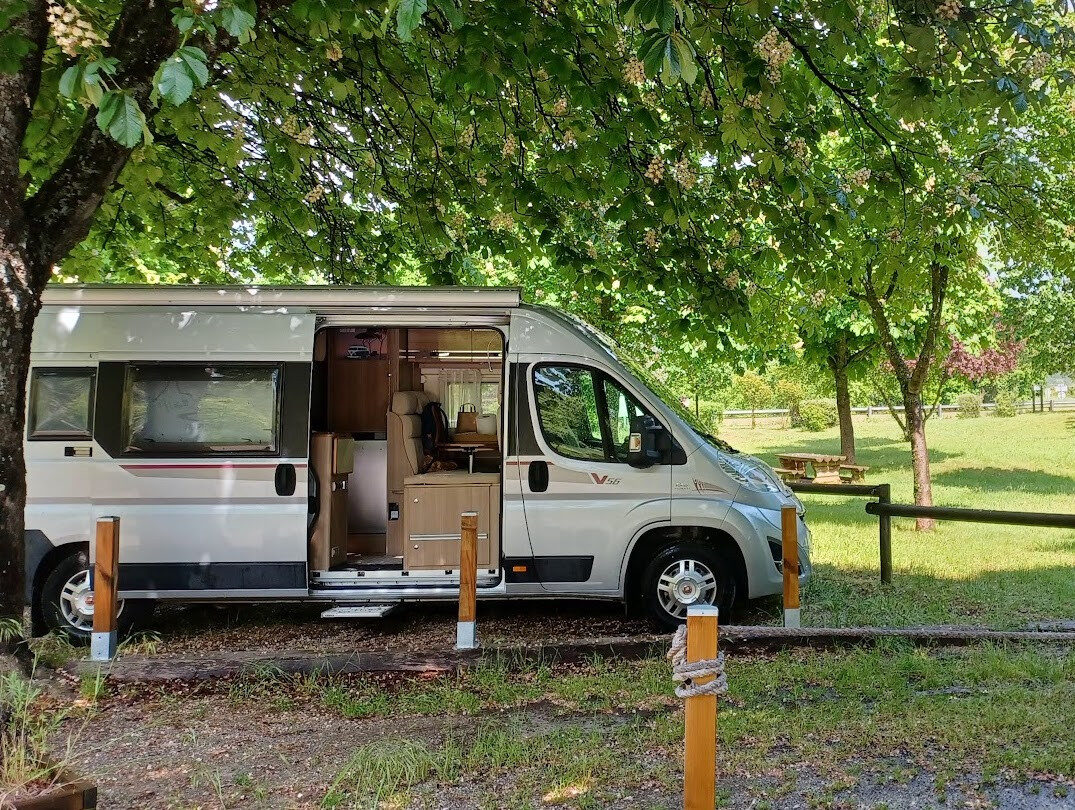 photos.external