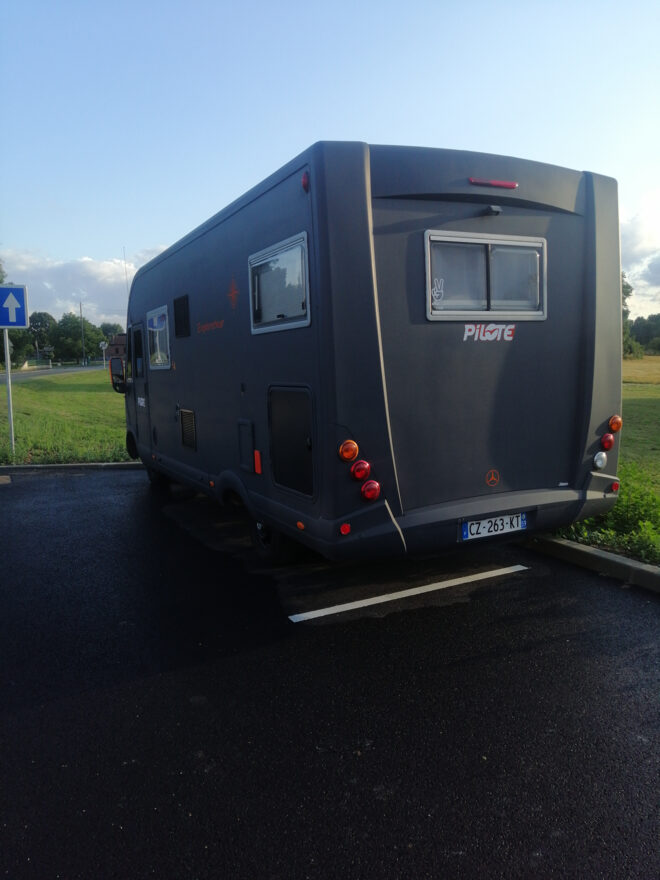 photos.external
