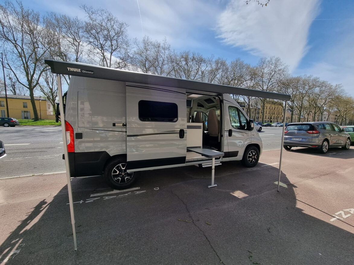 photos.external