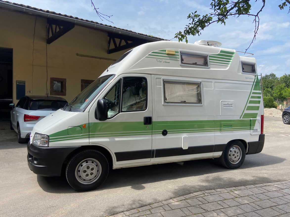 photos.external