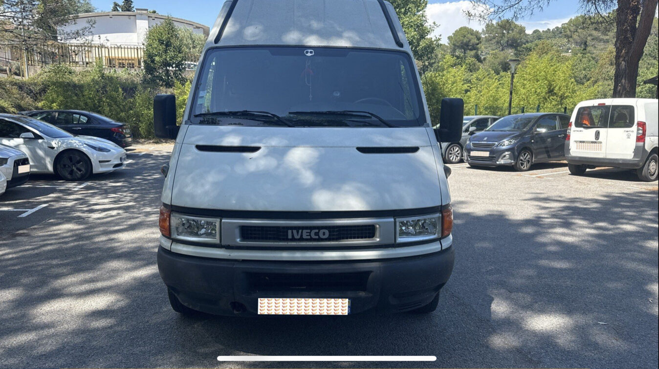 photos.external