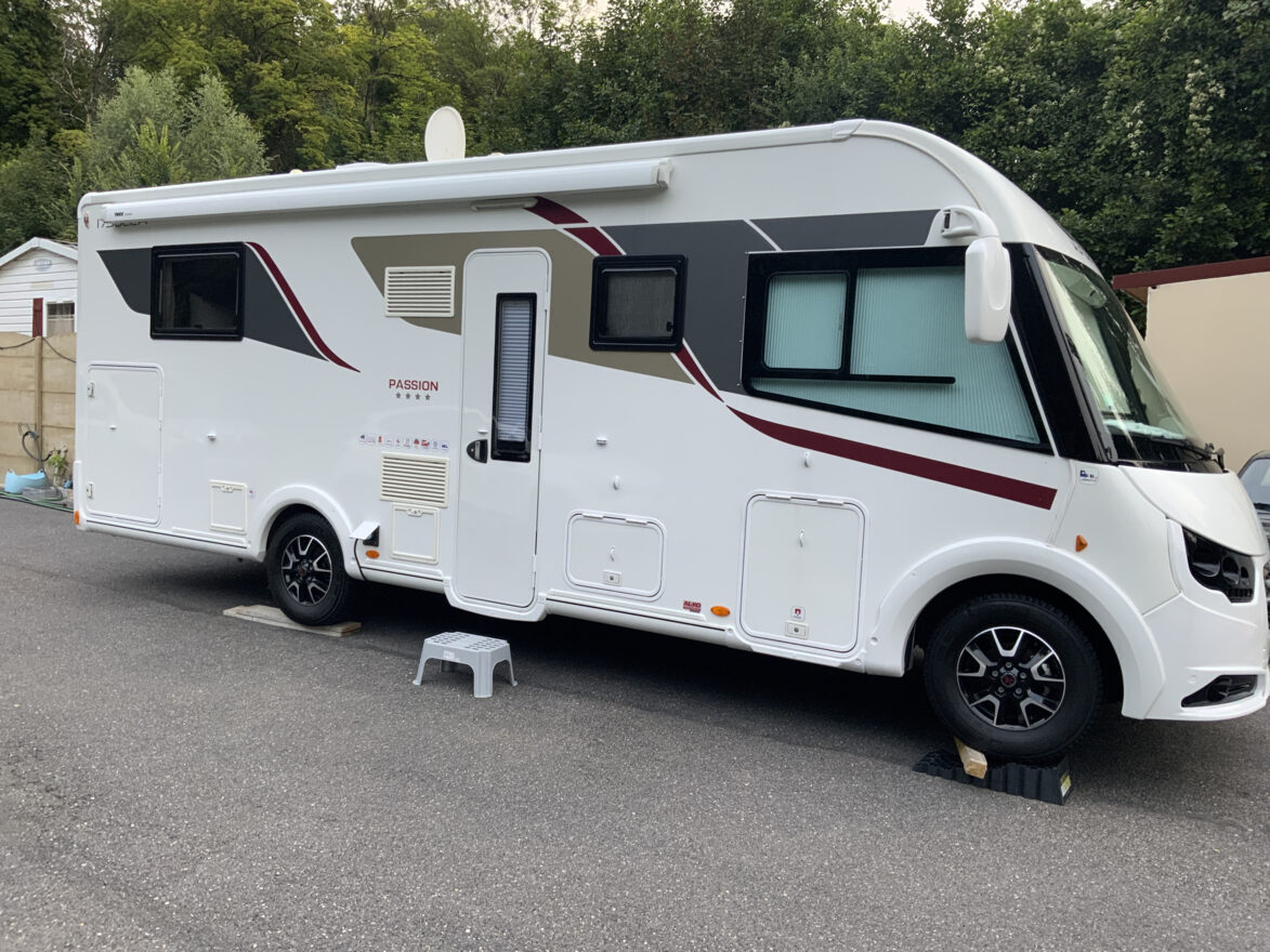 photos.external
