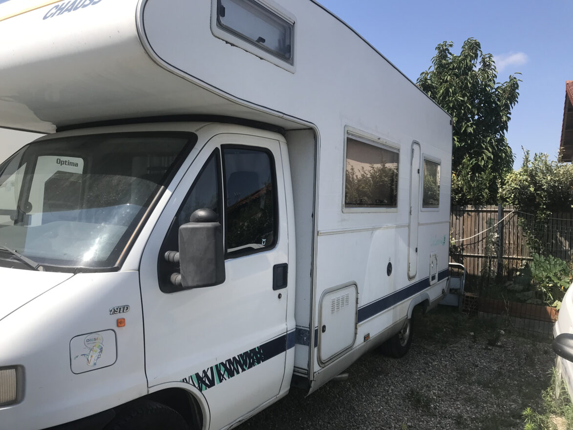 photos.external