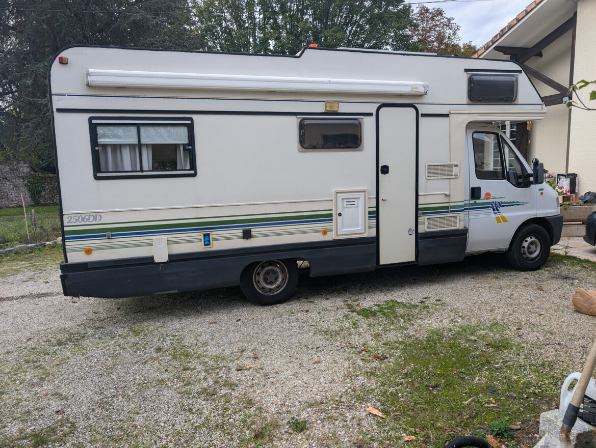 photos.external