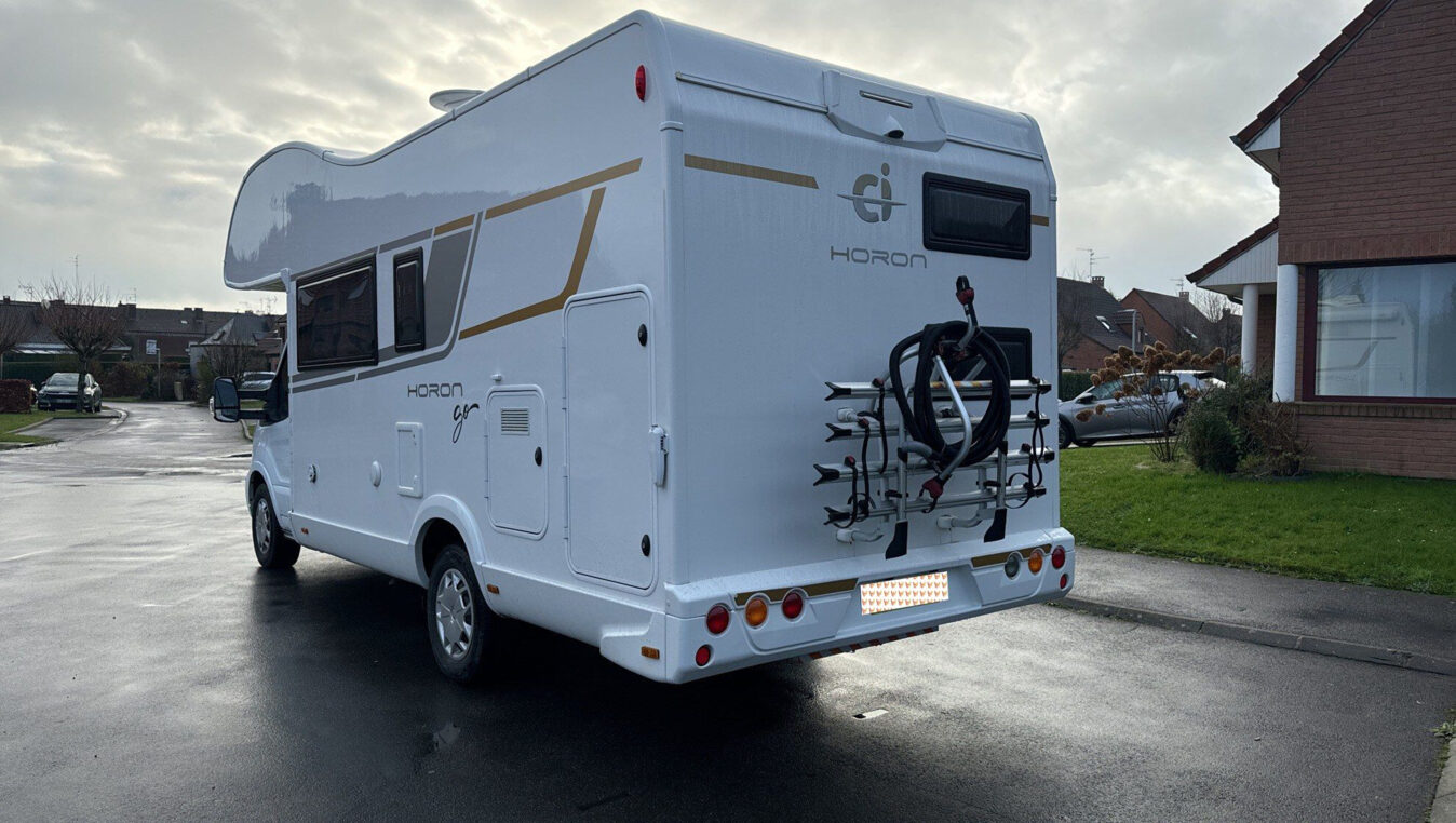photos.external