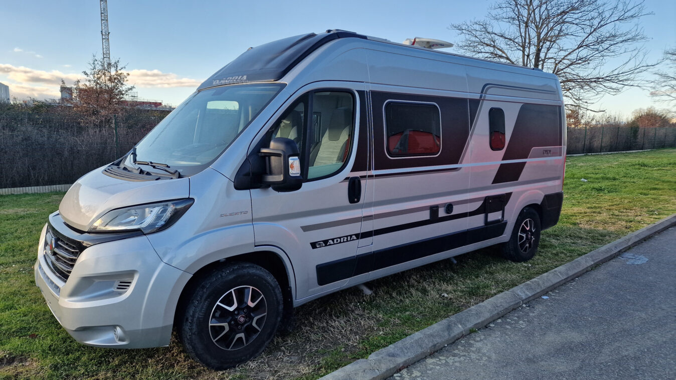 photos.external