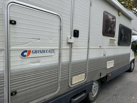photos.external