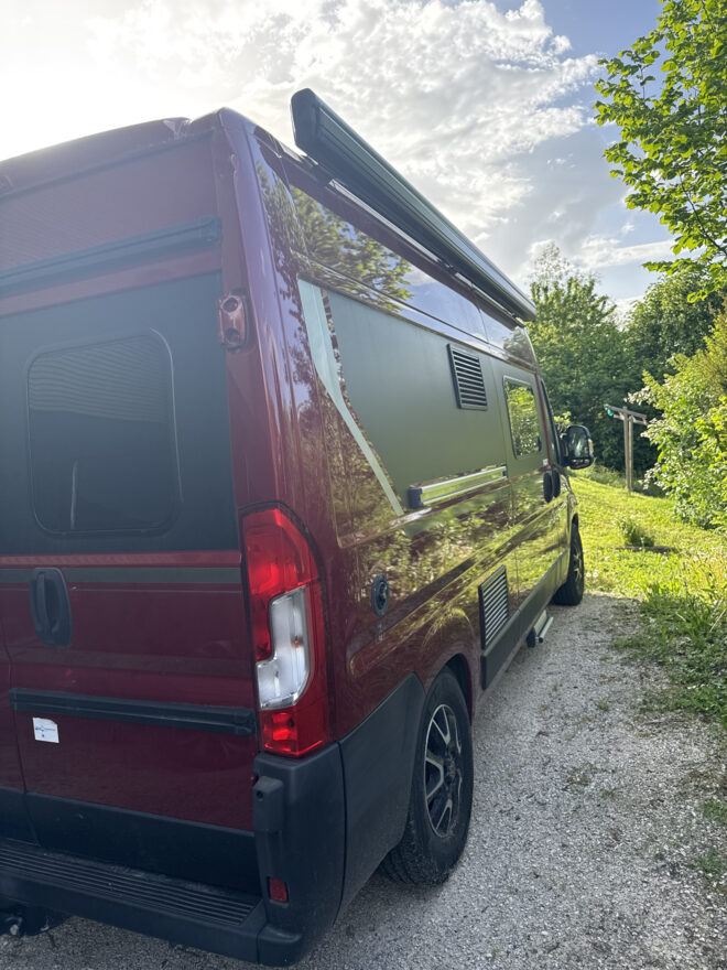 photos.external