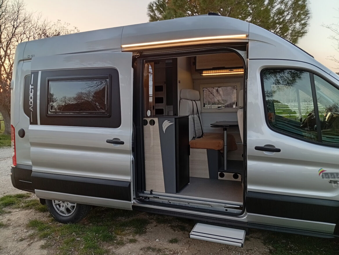 photos.external