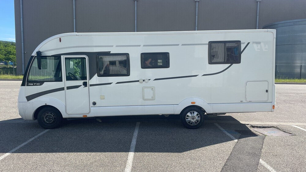 photos.external