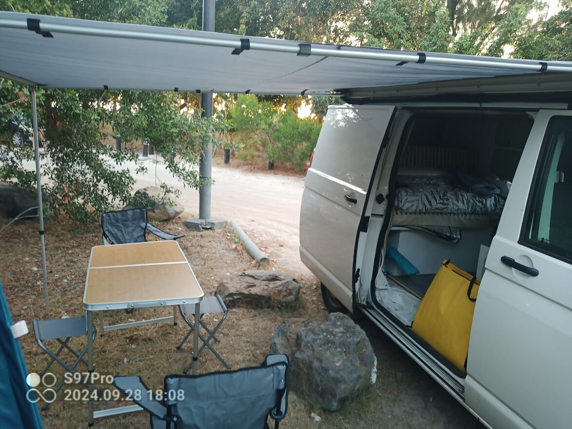 photos.external