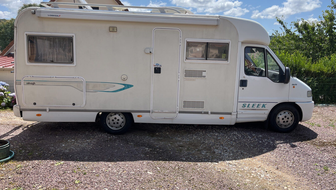 photos.external