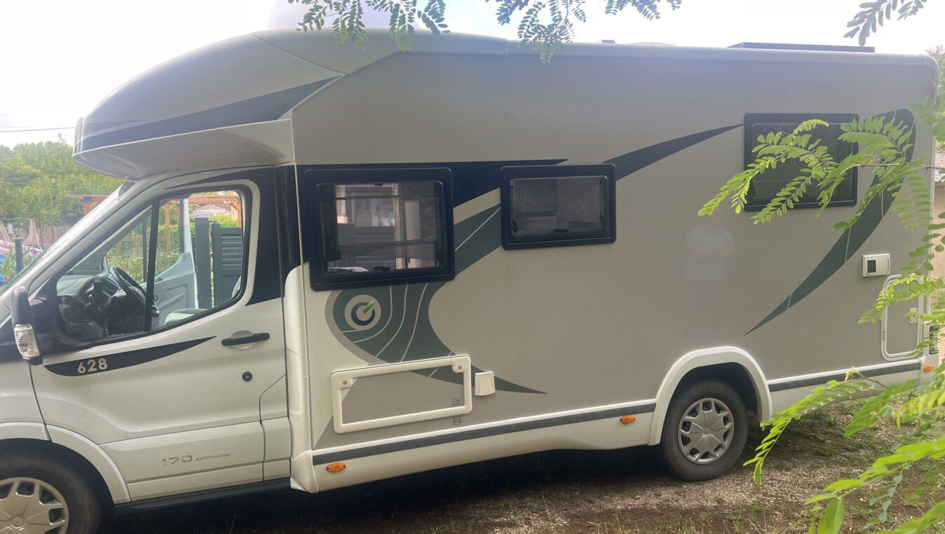 photos.external