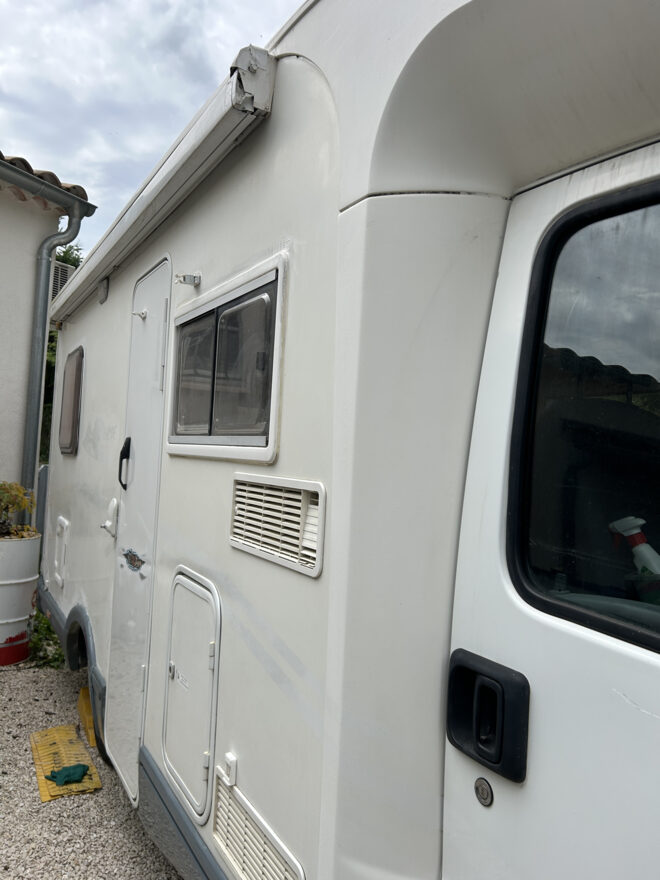 photos.external
