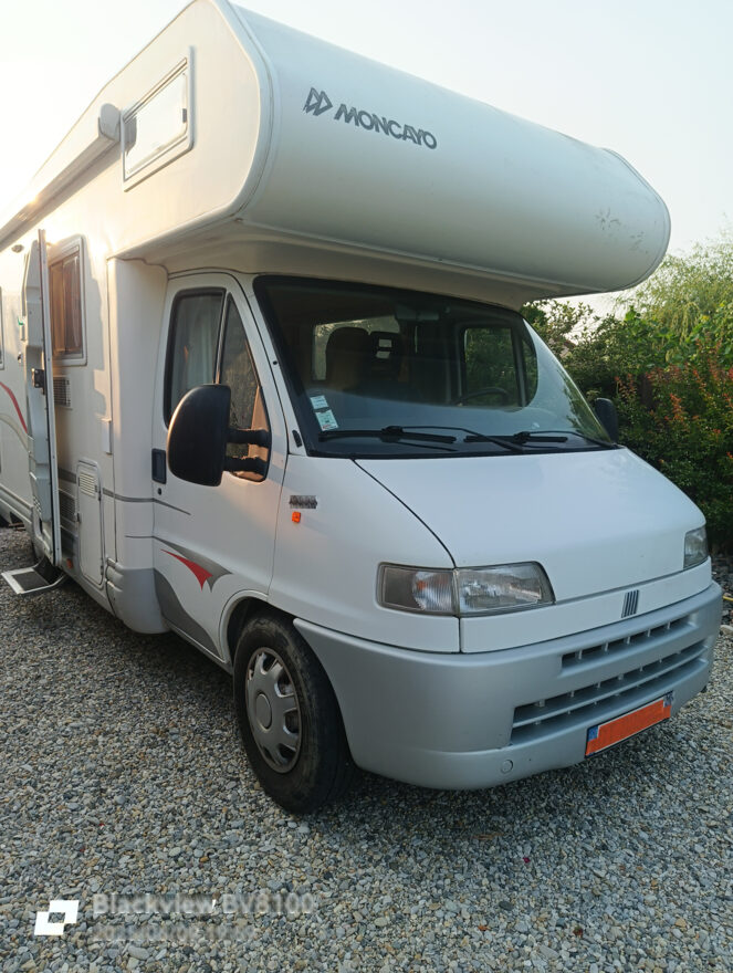 photos.external