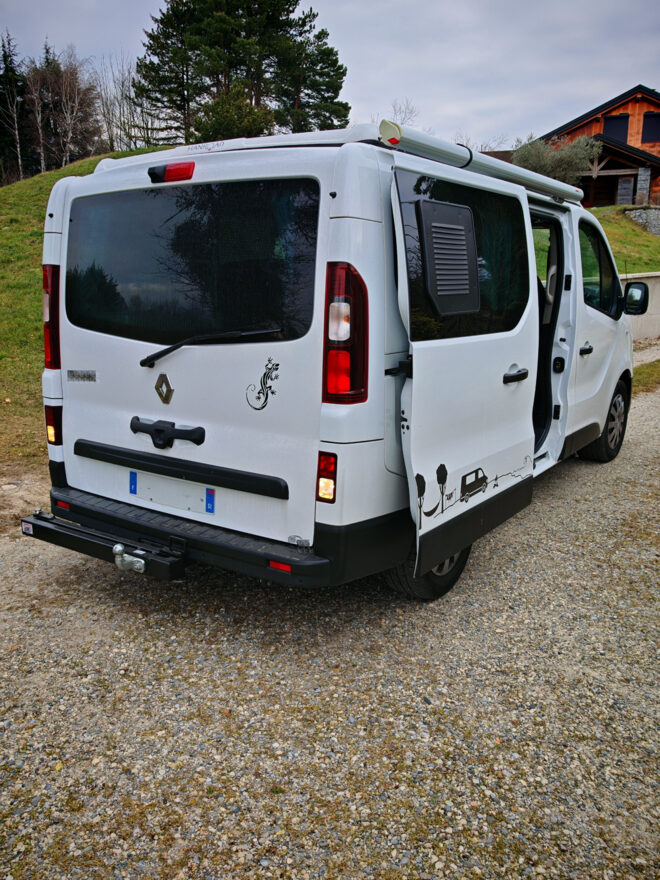 photos.external