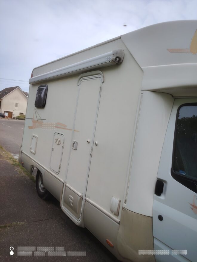 photos.external