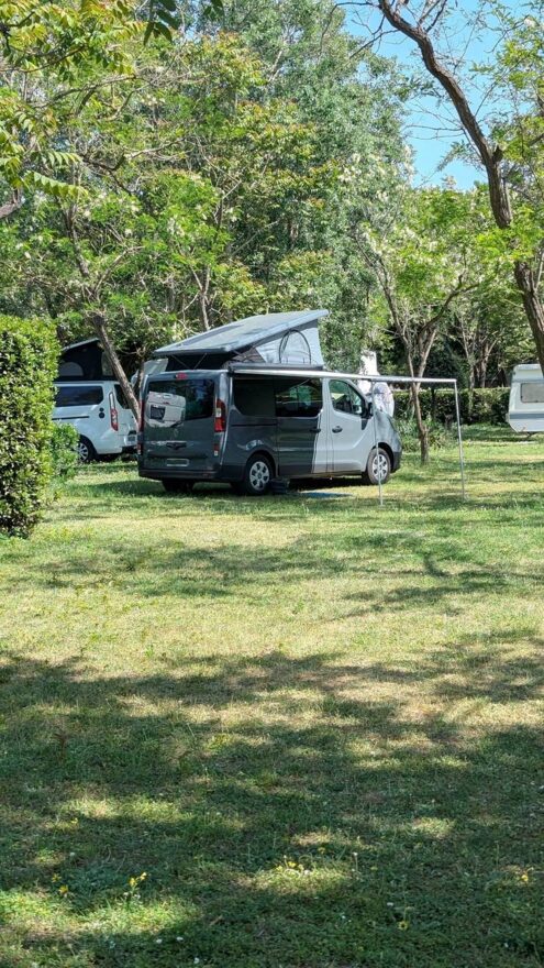 photos.external
