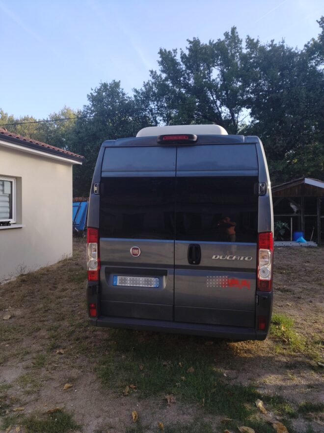 photos.external