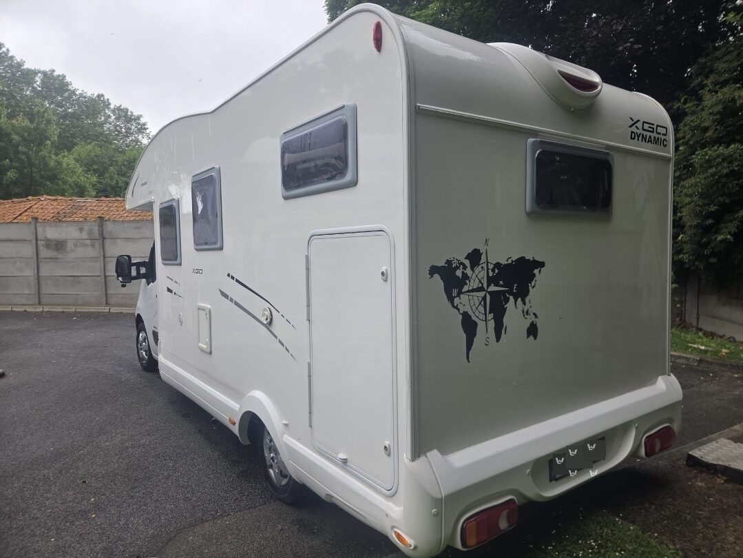 photos.external