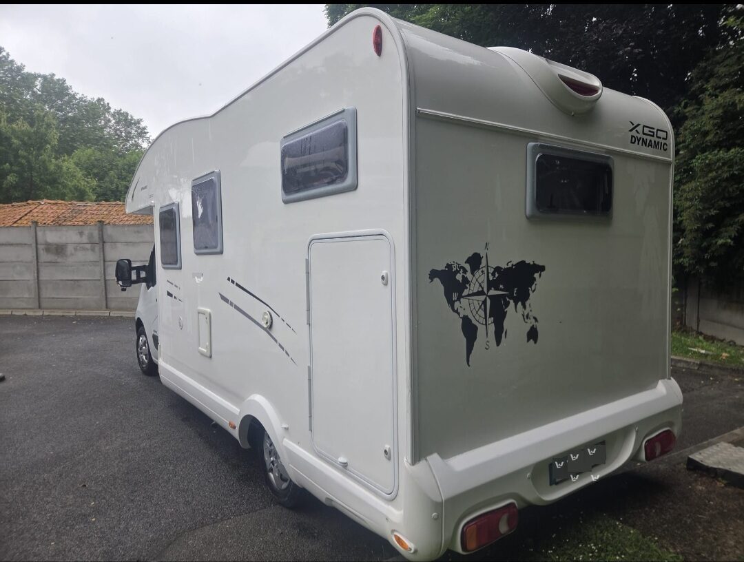 photos.external