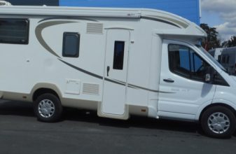 Ford CARAVANS INTERNATIO. Nacre 65XT image